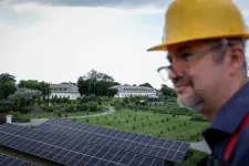 Orbán apja jelentette Hadházy Ákost az adatvédelmi hatóságnál Hatvanpuszta miatt