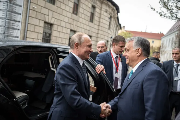 Orbán Viktor fogadja Vlagyimir Putyin orosz elnököt a Karmelita előtt 2019. október 30-án – Benko Vivien Cher / Miniszterelnöki Sajtóiroda / MTI