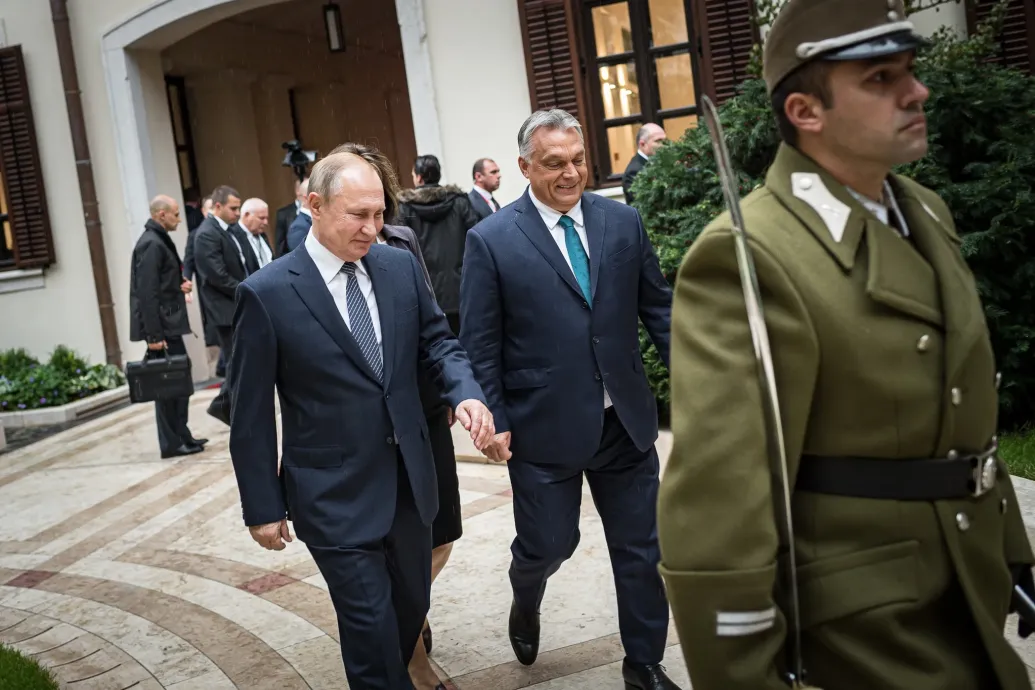 Krekó Péter: Orbán Viktor elemi érdeke, hogy a kampány a külpolitikáról és a háborúról szóljon