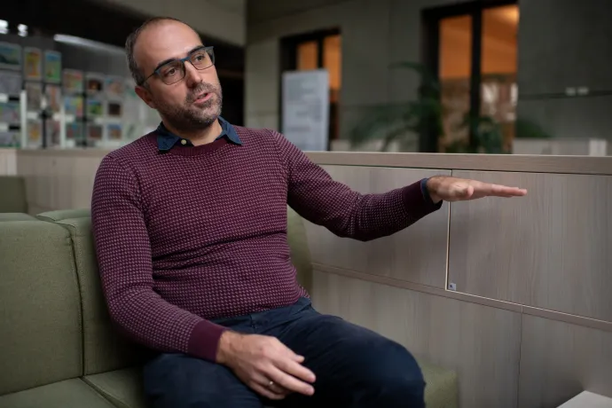 Benedek István, az ELTE Társadalomtudományi Kutatóközpont Politikatudományi Kutatóintézetének tudományos munkatársa – Fotó: Bődey János / Telex