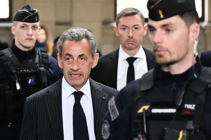 Egyszemélyes szoba, tévé, rezsó – VIP-részlegen tölti majd börtönbüntetését Nicolas Sarkozy