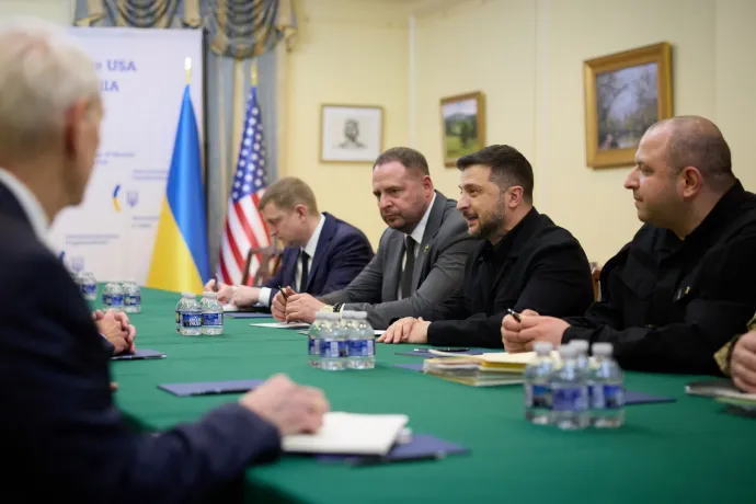 Zelenszkij Tomahawkokat kér majd Trumptól, de az amerikai elnök és Putyin telefonja után még nagyobb kérdés, mire számíthat