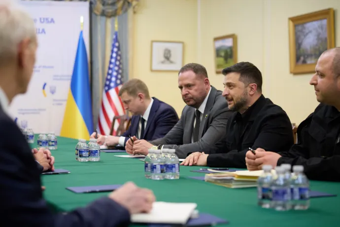 Zelenszkij Tomahawkokat kér majd Trumptól, de az amerikai elnök és Putyin telefonja után még nagyobb kérdés, mire számíthat