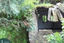 A NAV bontatott le egy romos épületet a Kéktúra útvonalán