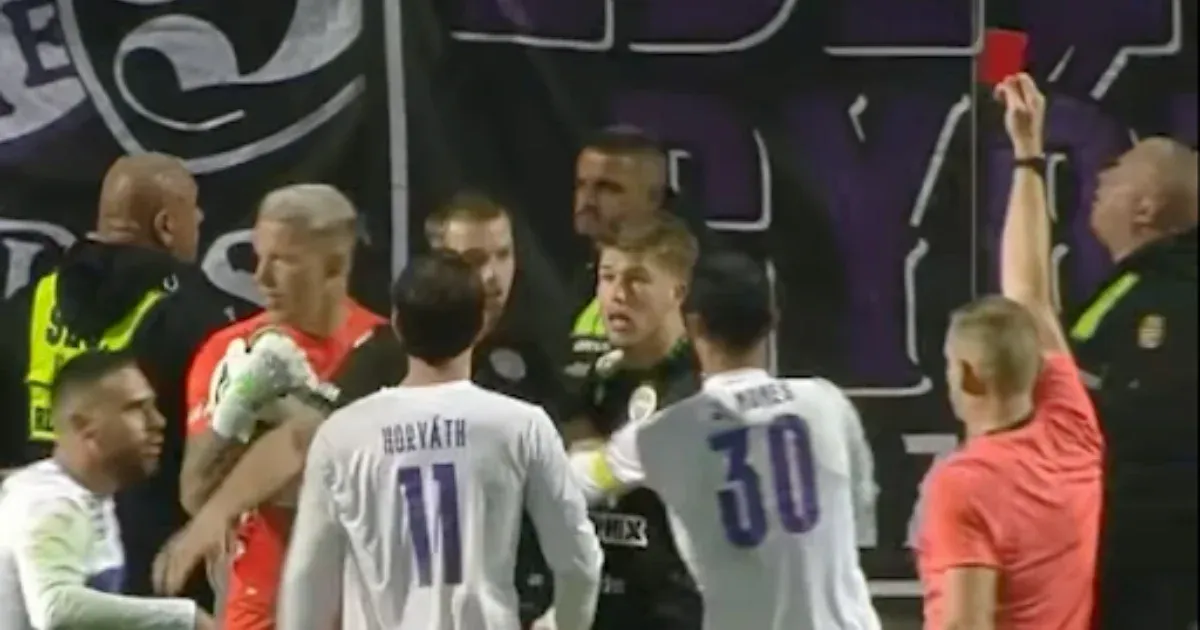 Gróf kapus fellökött egy labdaszedőt, kiállították az Újpest elleni, 1-1-re végződött rangadón