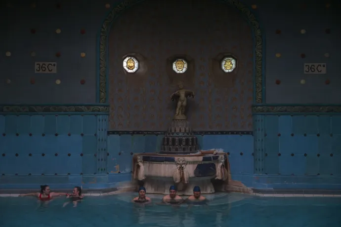 A Gellért fürdő a felújítás miatti bezárás előtti utolsó nyitvatartási napon, 2025. szeptember 30-án – Fotó: Melegh Noémi Napsugár / Telex