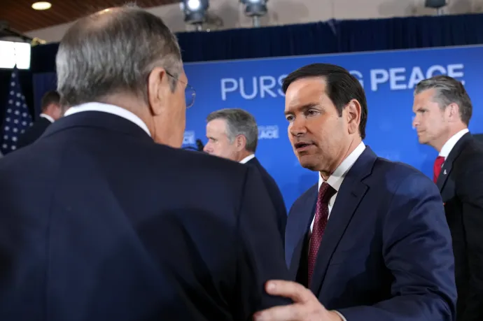 Telefonon beszélt az orosz és amerikai külügyminiszter, akik Trump és Putyin találkozóját szervezik