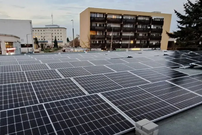 Több száz félkész vagy még el sem indult projekttel ment csődbe a napelemes Solar City