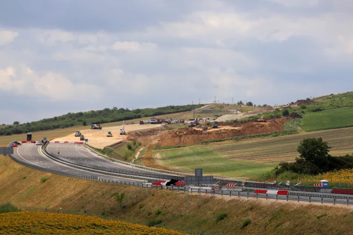 Lázárék megadták az engedélyt, nyilatkozhat a Strabag az M30-as autópálya munkálatairól