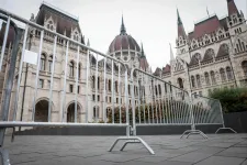 Október 23-i programok: két nagy utcai seregszemle, nyitott Parlament és lezárások mindenhol