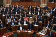 Hungarian Parliament extends state of danger until next May, special legal order to still be in place during April elections