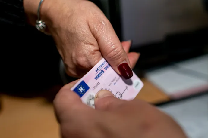 Megújuló vizsga és szigorúbb szabályok jönnek a friss jogsisoknak