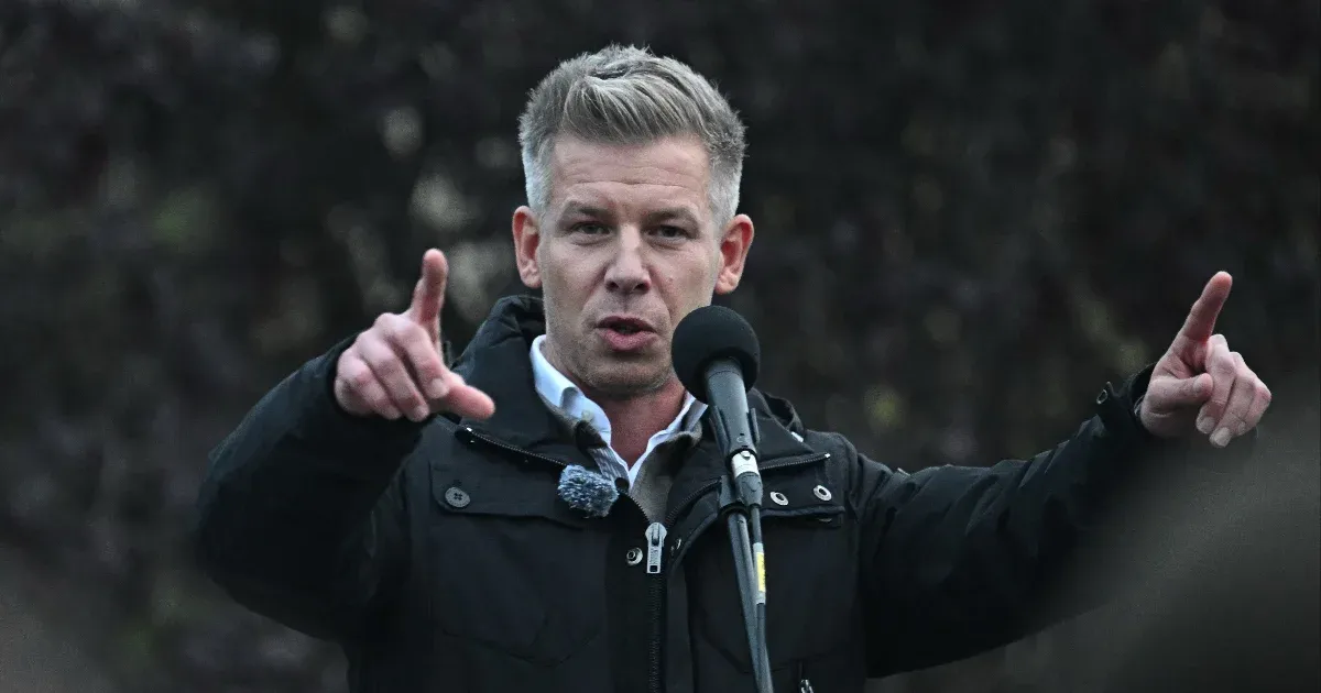 Magyar Péter: Bár megtiltották, hogy drónozzunk október 23-án, mi attól még felszállunk