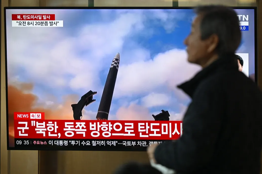 Ballisztikus rakétákat tesztelt Észak-Korea egy héttel Trump dél-koreai látogatása előtt