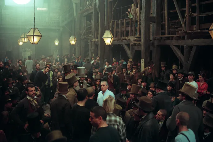 Scorsese a New York bandái forgatásán – Fotó: Brigitte Lacombe / Apple TV+