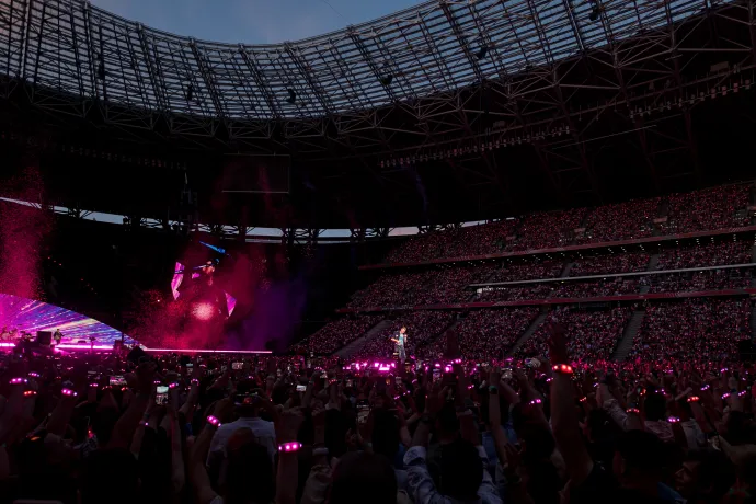 Chris Martin a Coldplay budapesti koncertjén a Puskás Ferenc stadionban – Fotó: Ránki Dániel / Telex