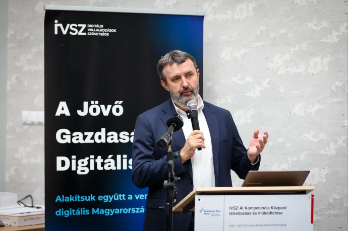 „Papíron ezt nem lehet” – megnyílt az AI Kompetencia Központ, ami segítené a magyar cégek felzárkóztatását