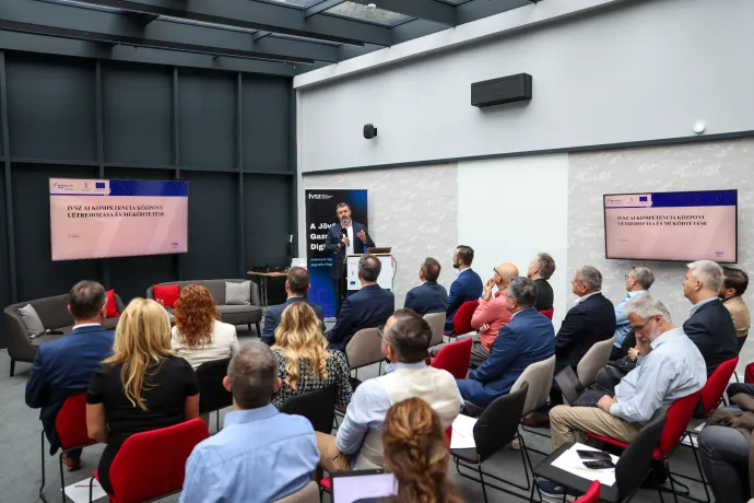 „Papíron ezt nem lehet” – megnyílt az AI Kompetencia Központ, ami segítené a magyar cégek felzárkóztatását