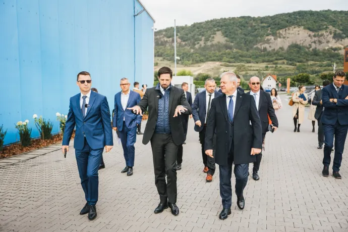 Közel 18 millió euró közpénzt osztott szét idén tavasszal Erdélyben a magyar kormány