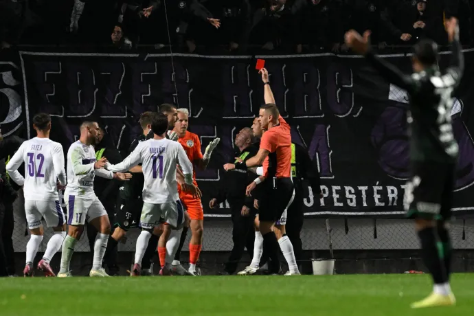 Négy meccsről tiltották el az Újpest–Fradin a labdaszedőt fellökő Gróf Dávidot