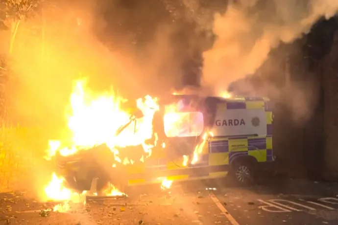 Az ír rendőrség szerint a közösségi médiában szították a gyűlöletet a dublini erőszakos tüntetések előtt