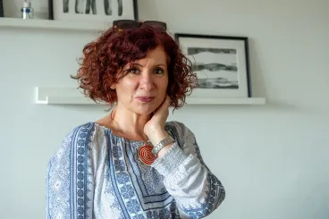 Mátyus Melinda: A szószéken is ott a testem. Fázom, izzadok, néha kívülről látom magam