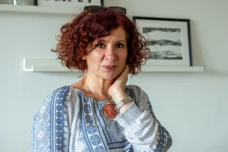 Mátyus Melinda: A szószéken is ott a testem. Fázom, izzadok, néha kívülről látom magam