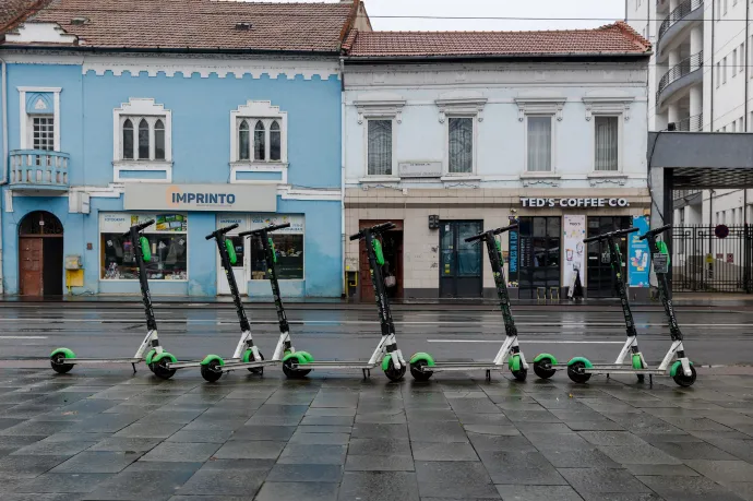 Kötelező lesz biztosítást kötni bizonyos elektromos rollerekre és biciklikre is