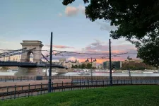 Akár 26 fok is lehet a nemzeti ünnepen, de estétől berobban egy hidegfront