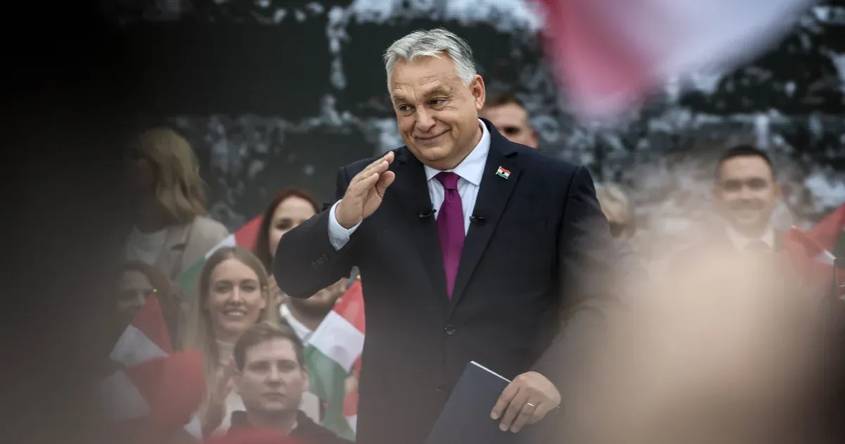 Le kell jönni a gépről, beszélni a megtévesztett magyarokkal és suhintani egyet – idézetek Orbán Viktor beszédéből