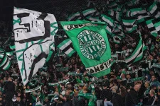 A Fradi-szurkolók megrongálták a vonatot az osztrák belügyminisztérium szerint, ezért nem mehettek tovább Ausztriába