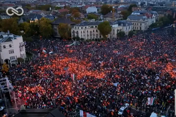 Orbán elé kellett járulni, Magyar viszont az emberek közé vitte az ünnepet