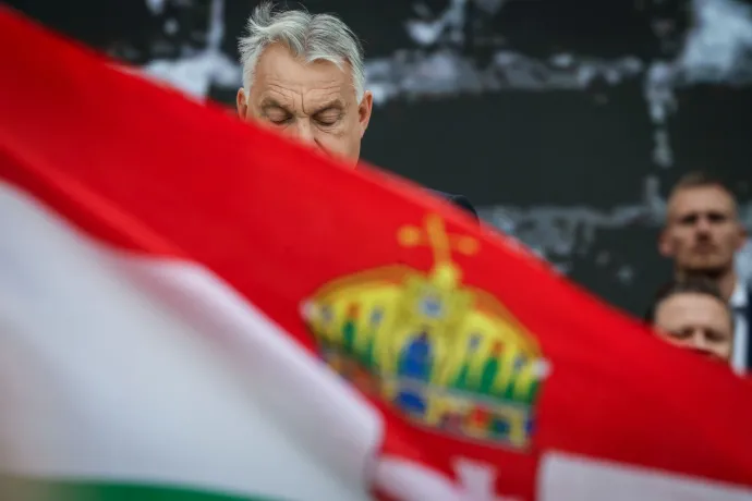 Gripenek és 56 másodperces néma csend – Fotókon október 23.