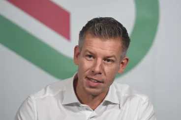 Magyar Péter: Kommandante Kubatovot nem dicsérik meg a Karmelitában