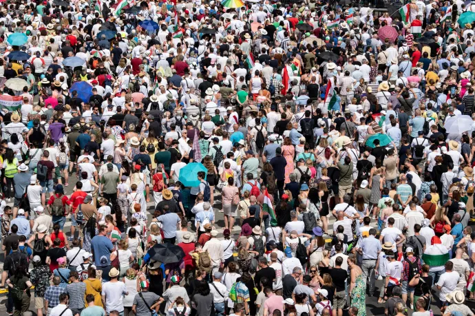 Szociológusok megbecsülték, hányan lehettek az október 23-i rendezvényeken