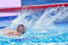 Kós Hubert világcsúccsal lett bajnok 200 méter háton Torontóban