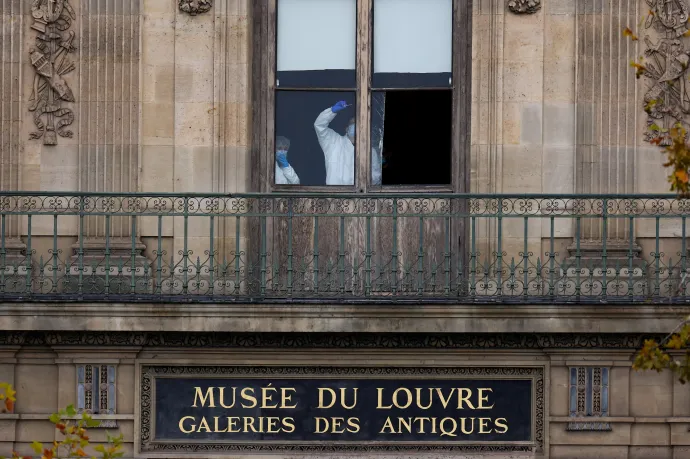 Bőven találtak DNS-nyomokat a Louvre-t kirámoló tolvajok után
