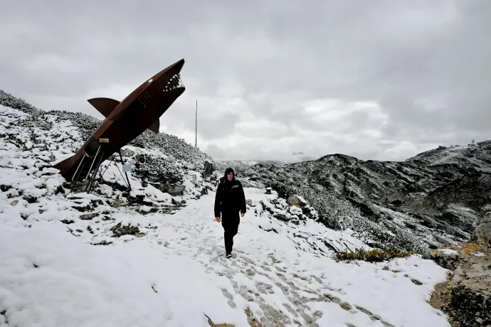 A kilátó, a cápa, a Dachstein és a Heilbronner-kereszt – Fotó: Tenczer Gábor / Telex