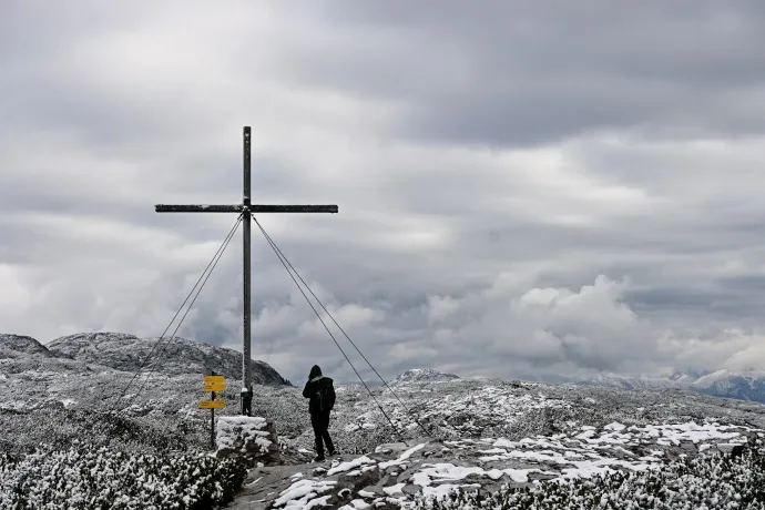 A kilátó, a cápa, a Dachstein és a Heilbronner-kereszt – Fotó: Tenczer Gábor / Telex