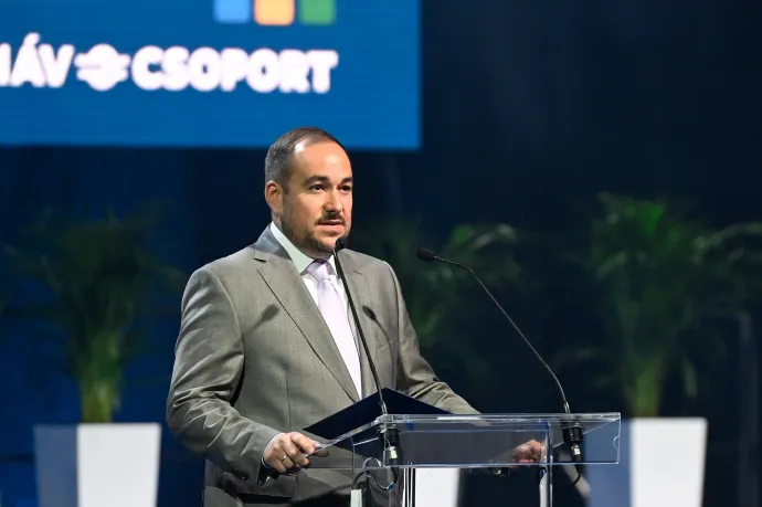 A MÁV-vezér szerint az osztrák vonatvezető nem volt hajlandó továbbvinni a Fradi-szurkolók vonatát