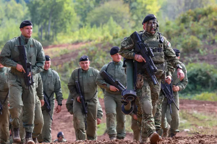Horvátországban megszavazták a kötelező sorkatonaság visszaállítását