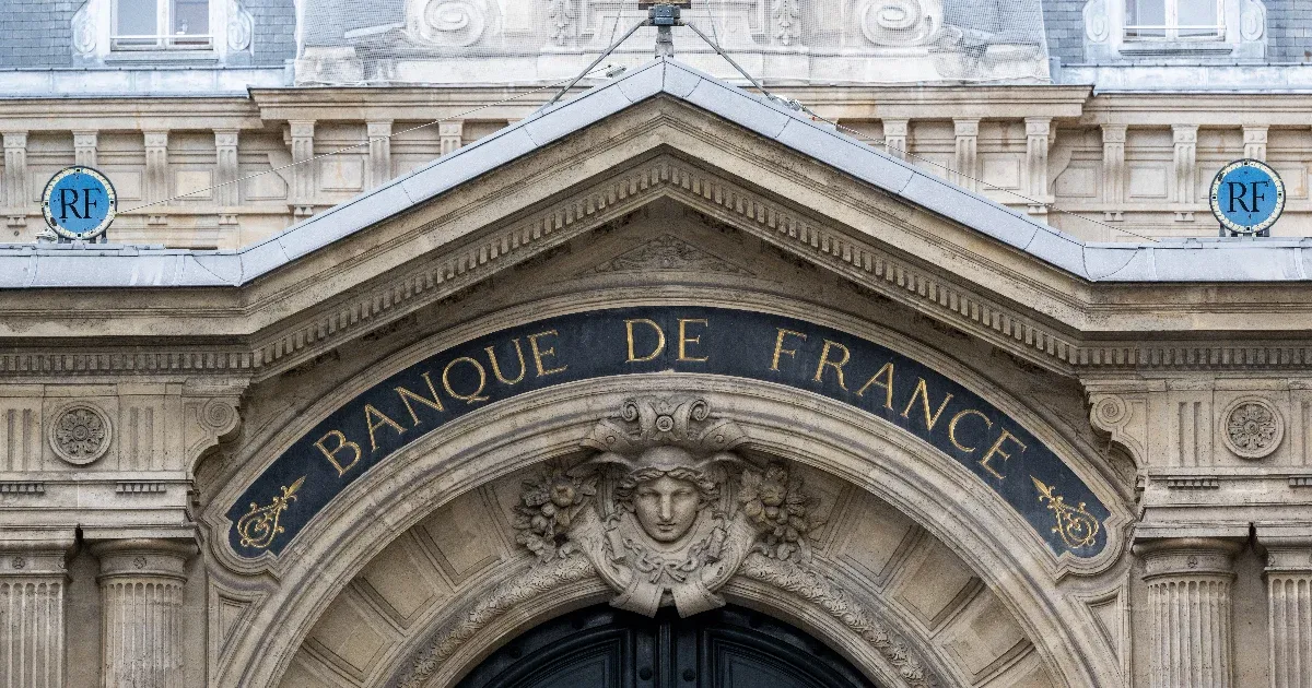 A Francia Nemzeti Bankba vitték át a Louvre néhány legértékesebb ékszerét a...