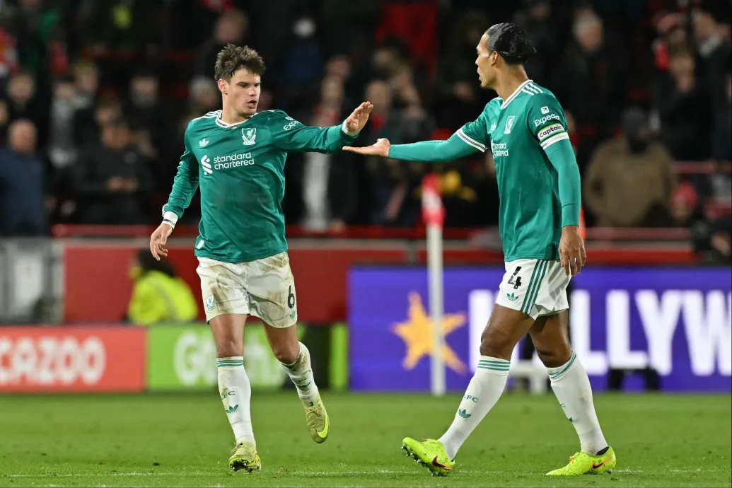 Elverte a Brentford a Liverpoolt