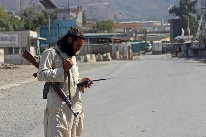 Megsértették a Pakisztán és Afganisztán közti tűzszünetet