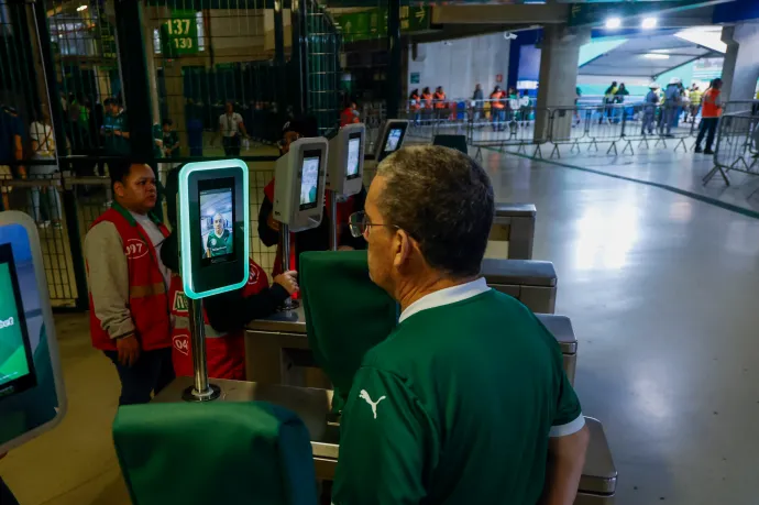 Decembertől minden külföldi utas arcképét rögzíteni fogja az Egyesült Államok
