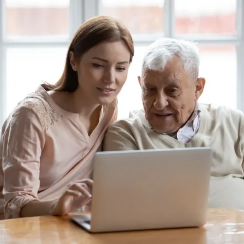 Nemcsak a fiatalok vehetnek fel hitelt, hanem akár a nyugdíjasok is