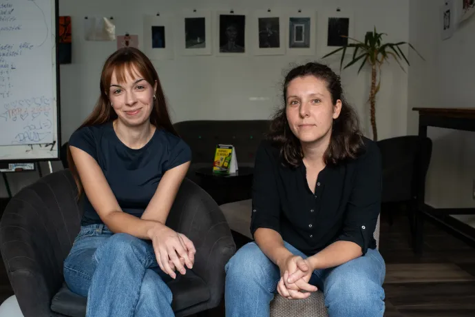 Molnár Ágnes, az Alternatív Közösségek Egyesületének elnöke és Tisza Nelli, az AKE kommunikációs munkatársa – Fotó: Bődey János / Telex