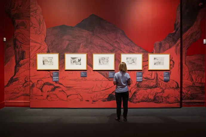 A Szépművészeti Blake-kiállítása Sátántól Sátánig tart, mégis pokolian otthonos