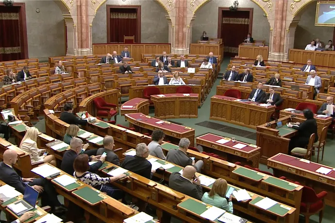 Fidesz az ellenzéknek: Aljas, szemét, hazudozó gazemberek egytől egyig. Ellenzék a fideszeseknek: Álkeresztény pedofilmentegető banda