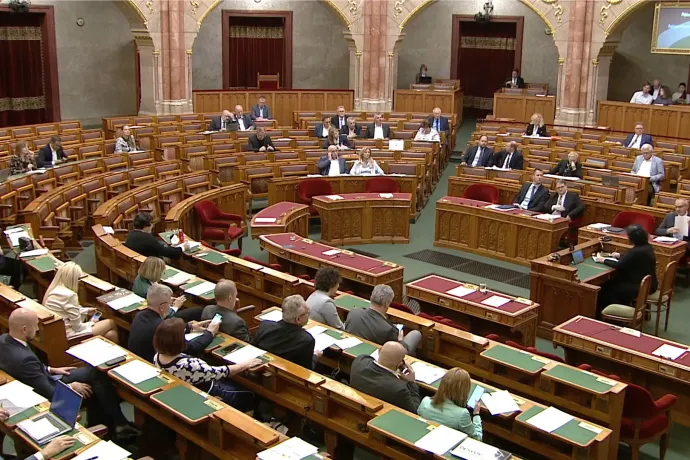 Fidesz az ellenzéknek: Aljas, szemét, hazudozó gazemberek egytől egyig. Ellenzék a fideszeseknek: Álkeresztény pedofilmentegető banda